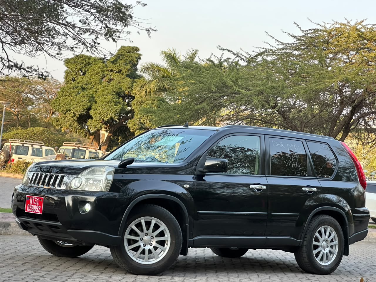 NISSAN EXTRAIL thumbnail 2